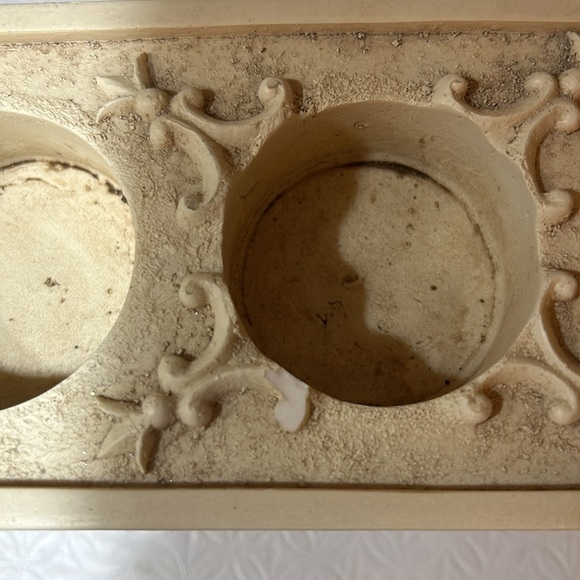 Polyresin votive/tealight holder. - Picture 4 of 4